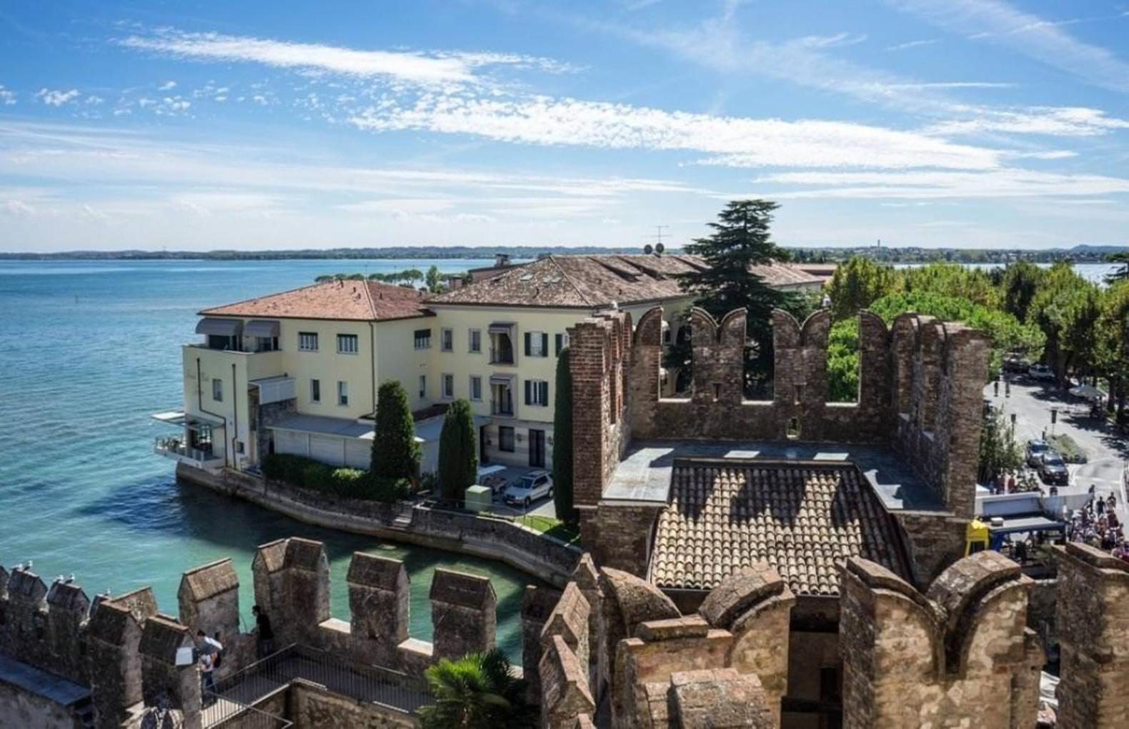 Twins Apartment - 200M Dal Lago Di Garda Con Piscina Sirmione Exterior foto