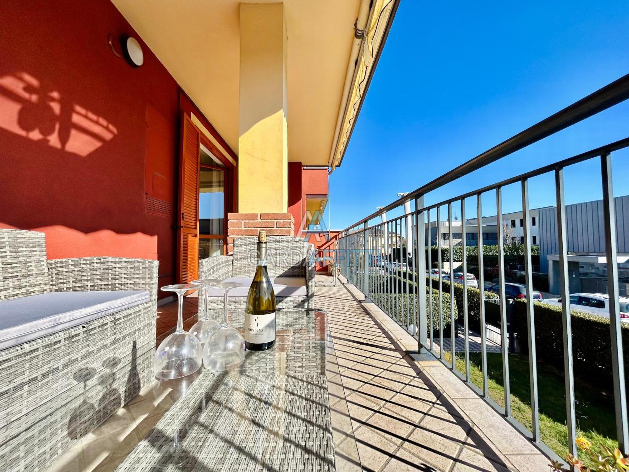 Twins Apartment - 200M Dal Lago Di Garda Con Piscina Sirmione Exterior foto