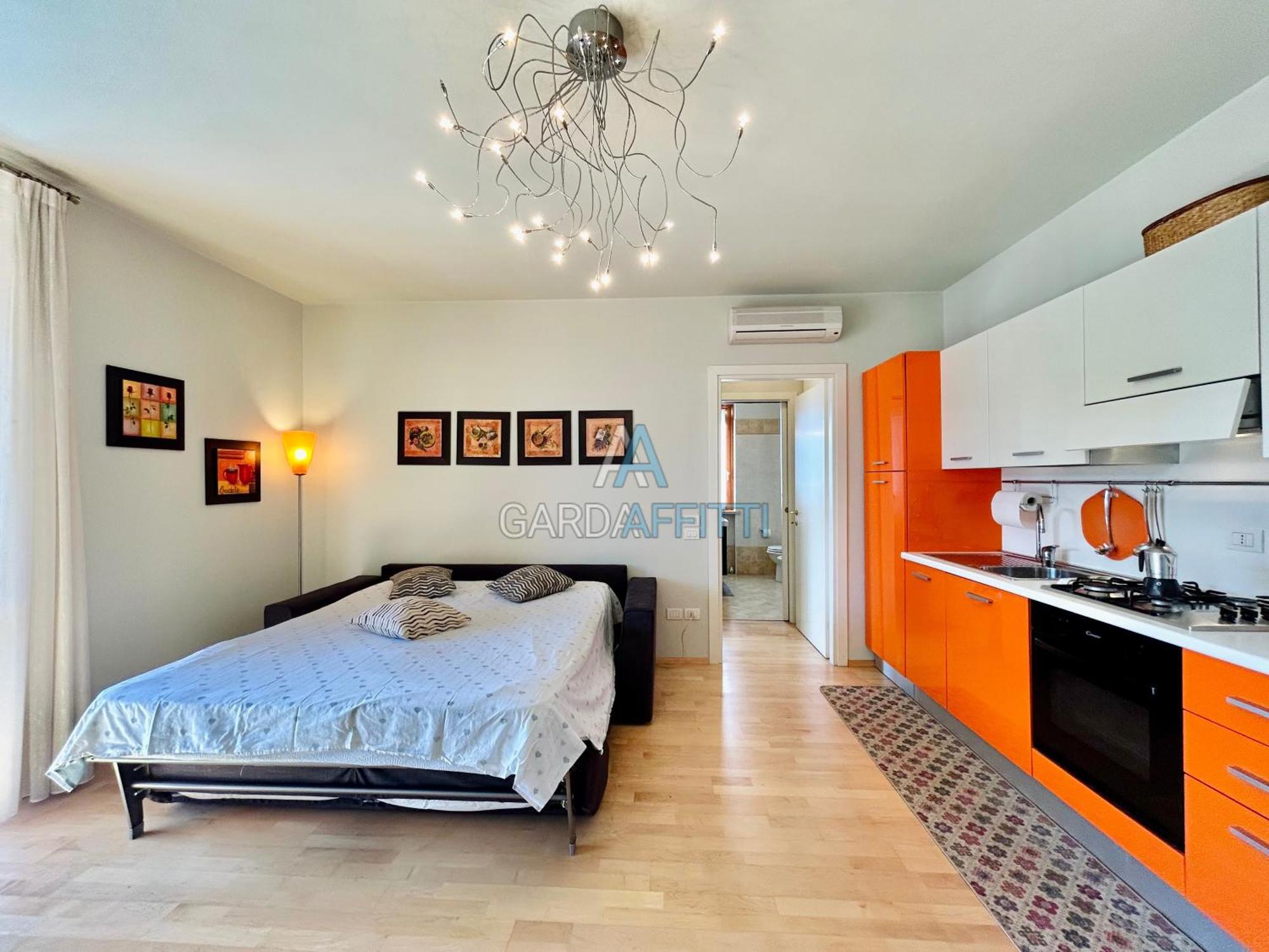 Twins Apartment - 200M Dal Lago Di Garda Con Piscina Sirmione Exterior foto