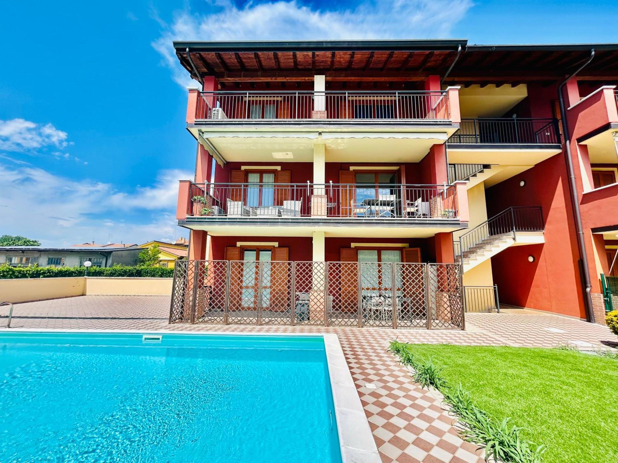 Twins Apartment - 200M Dal Lago Di Garda Con Piscina Sirmione Exterior foto